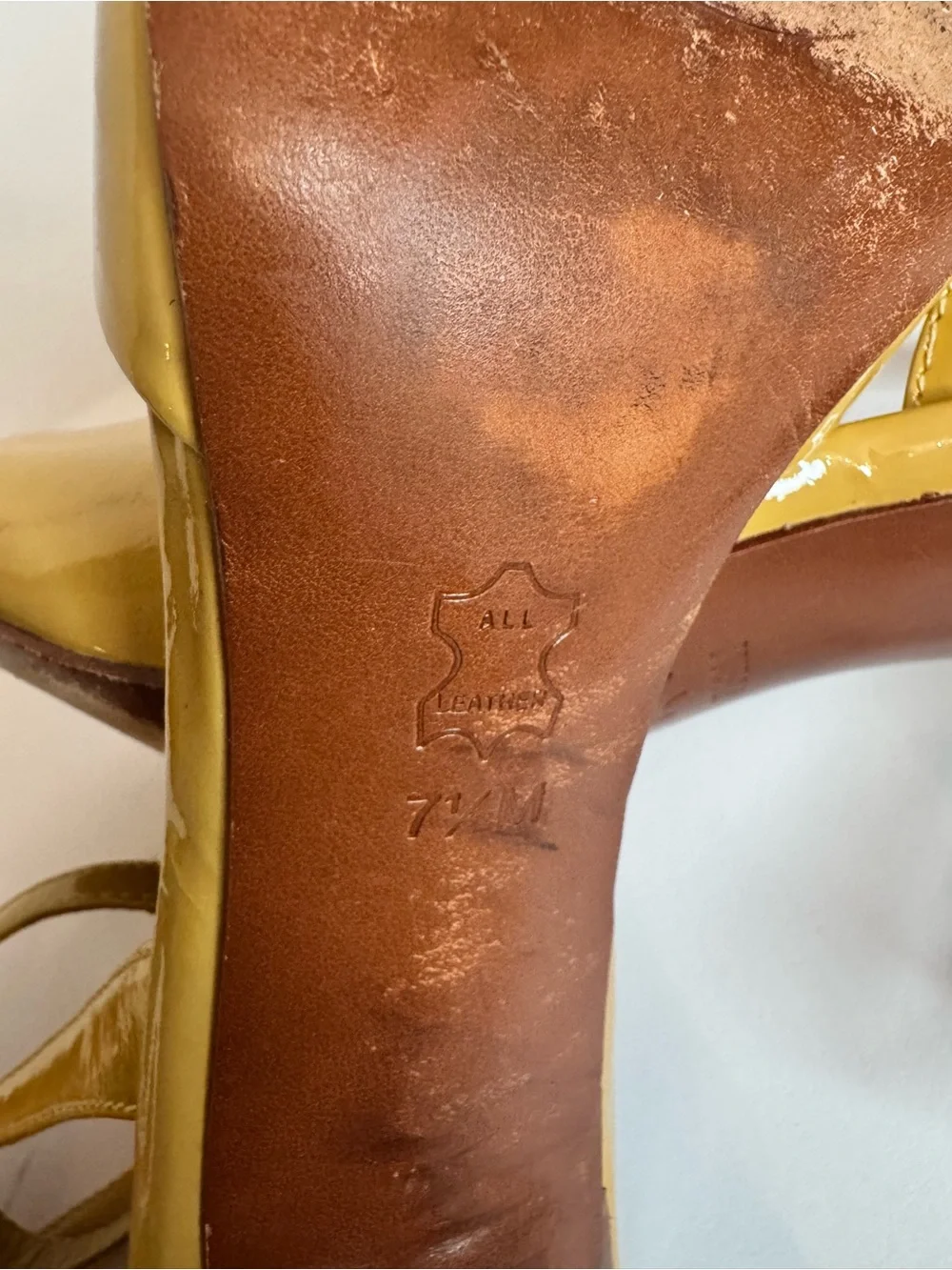 Tory Burch Tania Mustard Patent Heels Wood Heel Sandals Quiet Luxury 7.5